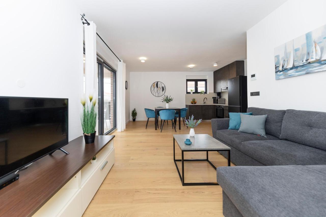 Apartment Marianne , Parking Free , 2 Bedroom & 2 Bathroom , Modern & Cozy Zára Kültér fotó