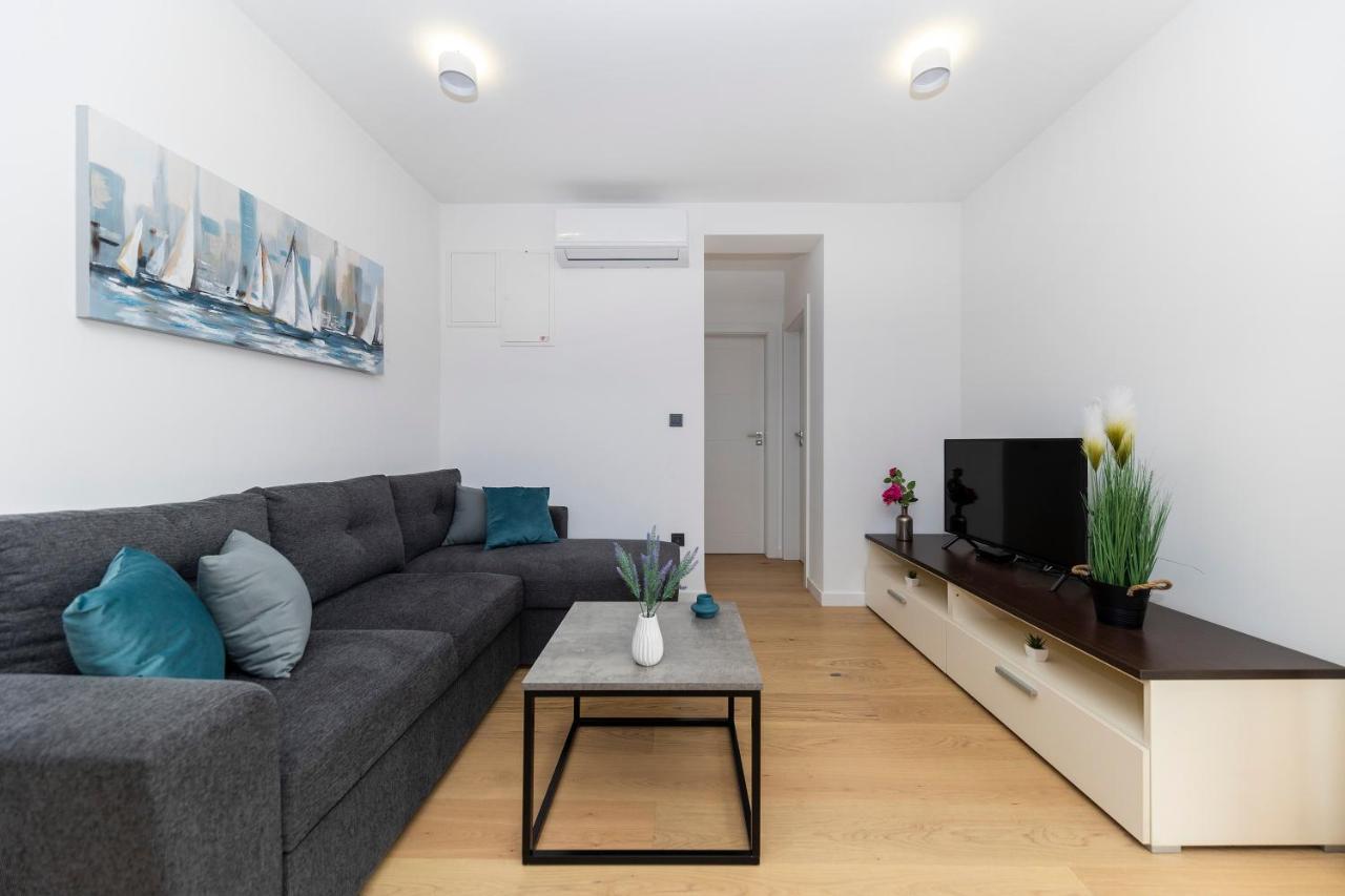 Apartment Marianne , Parking Free , 2 Bedroom & 2 Bathroom , Modern & Cozy Zára Kültér fotó