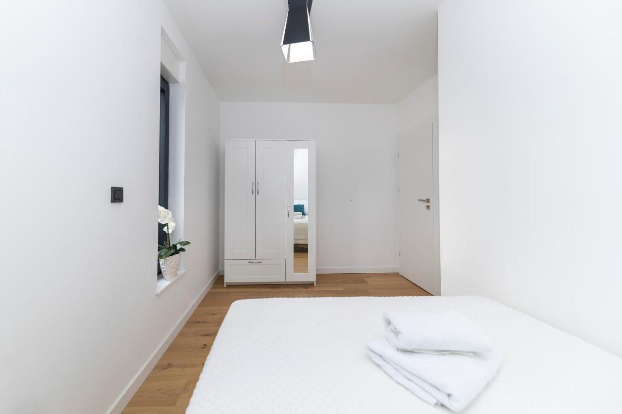 Apartment Marianne , Parking Free , 2 Bedroom & 2 Bathroom , Modern & Cozy Zára Kültér fotó