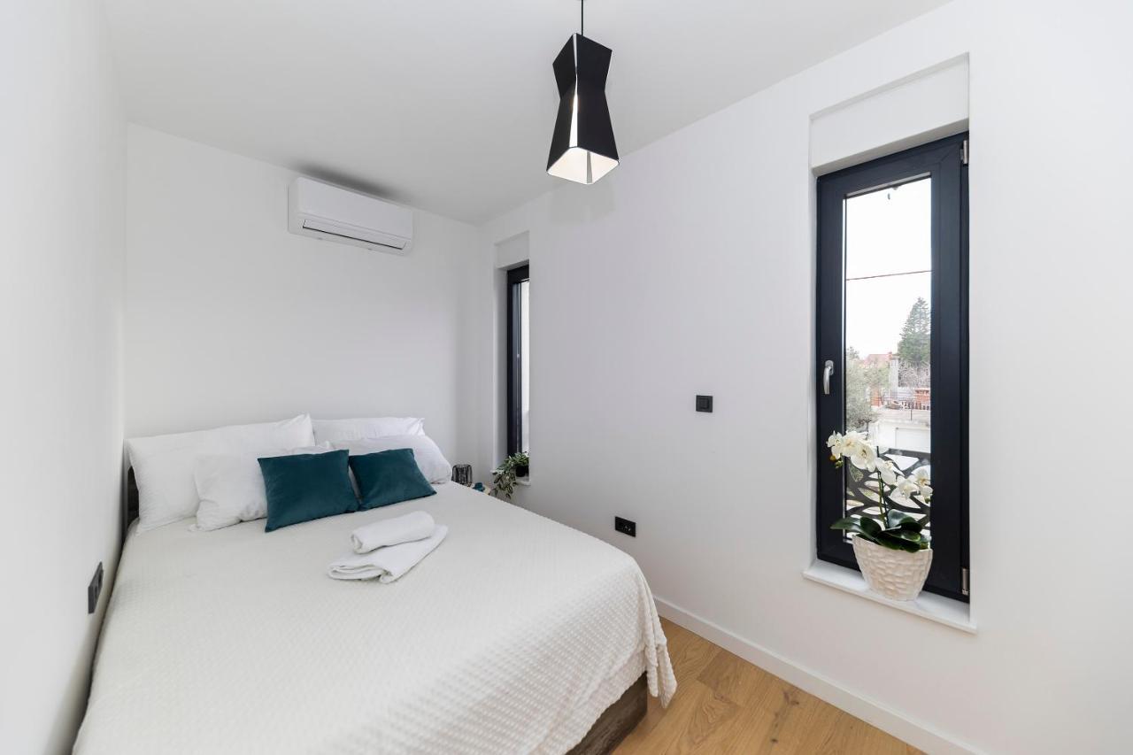 Apartment Marianne , Parking Free , 2 Bedroom & 2 Bathroom , Modern & Cozy Zára Kültér fotó