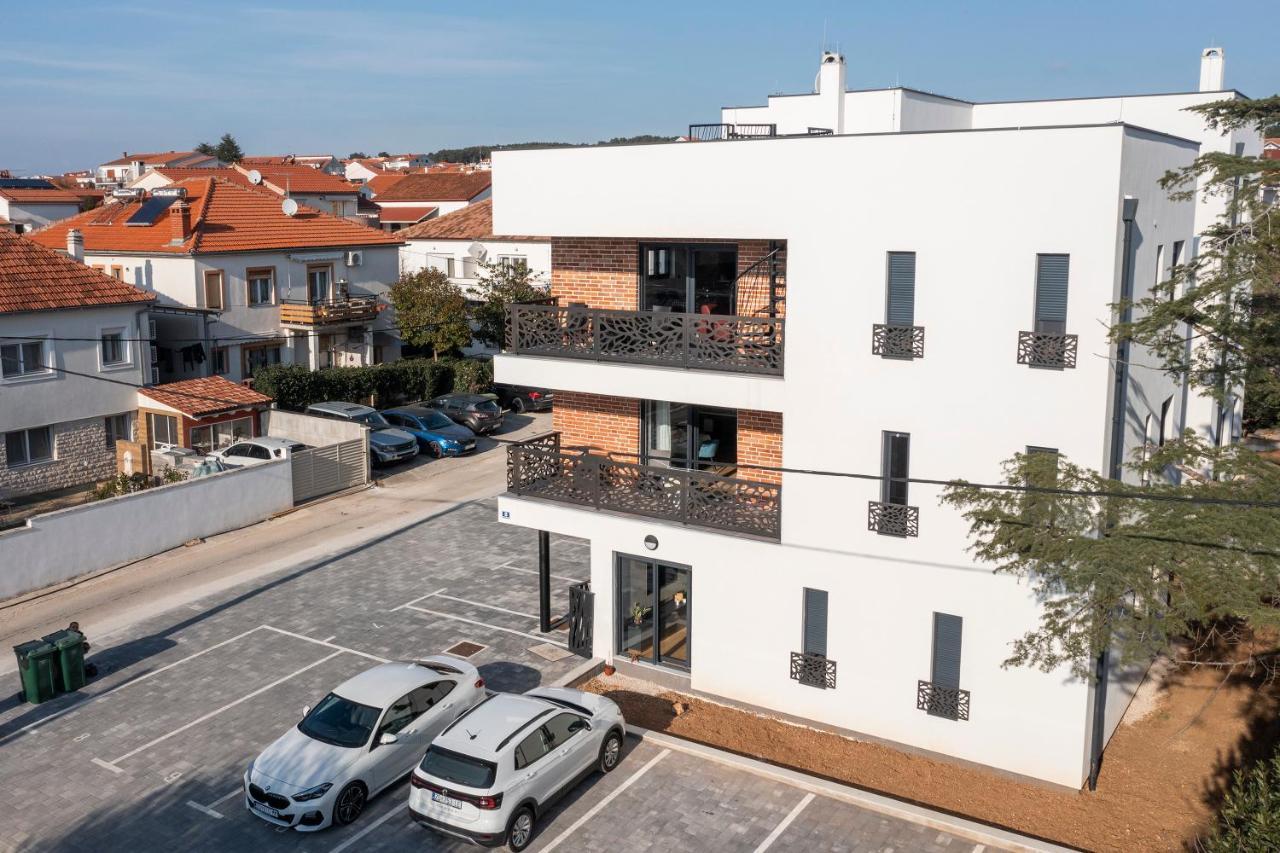 Apartment Marianne , Parking Free , 2 Bedroom & 2 Bathroom , Modern & Cozy Zára Kültér fotó